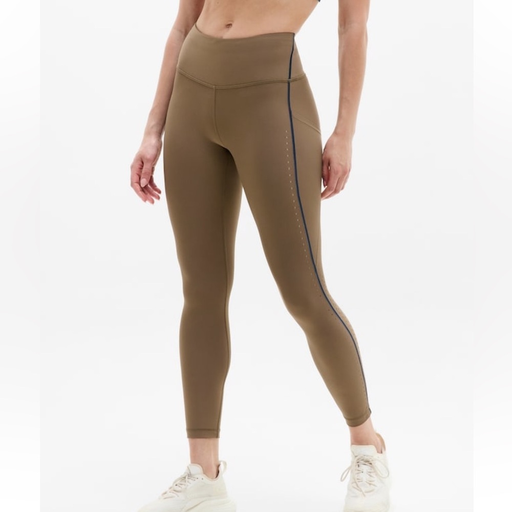 Athleta Interval Stash Ultra High Rise Tipped Lasercut 7/8 Legging